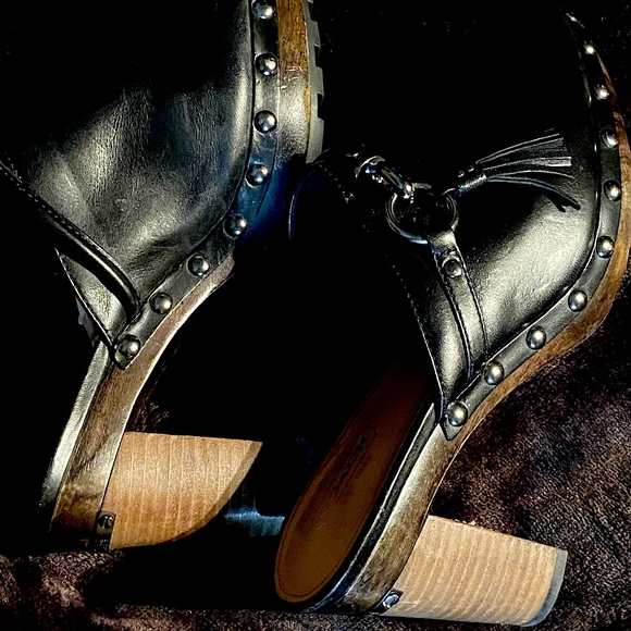 COACH Authentic Women’s Leather Clogs, PreOwned Size: 8.5 - Picture 1 of 12